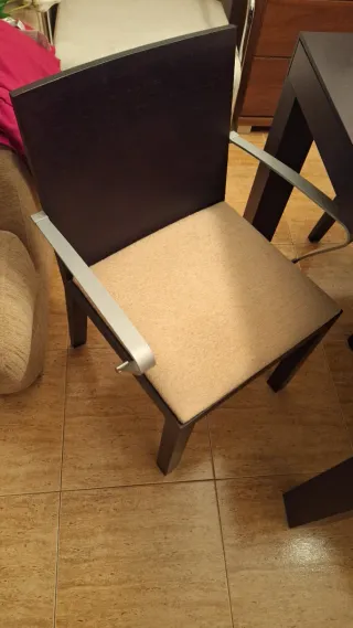 Mesa de comedor y sillas