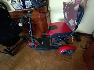 Scooter movilidad reducida negra y roja