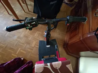 Scooter movilidad reducida negra y roja