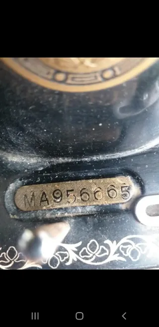 Macchina da cucire Singer antica 1934