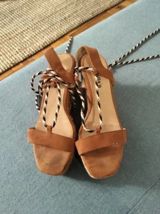 Sandalias Camilas Cuña Marrón