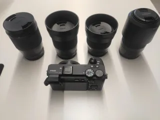 Sony a6600 + 4 objetivos + accesorios