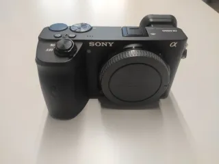 Sony a6600 + 4 objetivos + accesorios