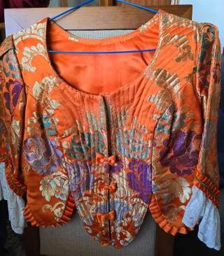 Traje de Fallera de seda naranja