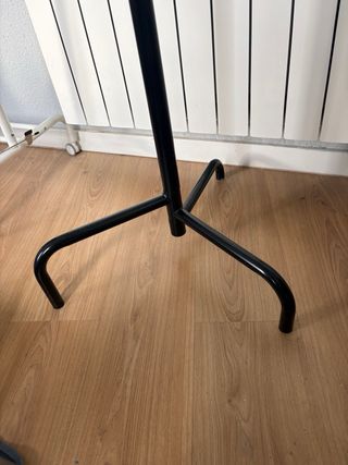 Perchero de pie negro metal