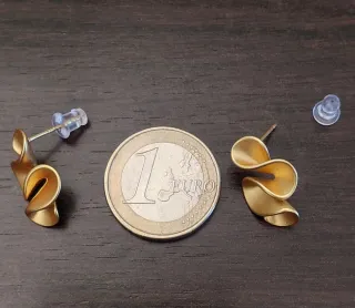 Pendientes dorados mate acero