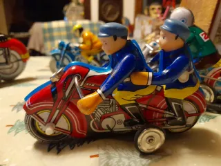 Collezione 5 moto in latta