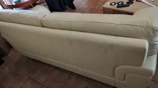 Sofá de piel beige 3 plazas