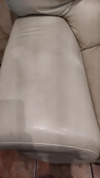 Sofá de piel beige 3 plazas