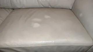 Sofá de piel beige 3 plazas