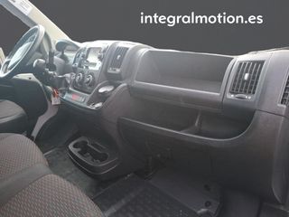 Citroën Jumper Chassis cab 4-35 L3 BlueHDi 165 PLATAFORMA TRASERA