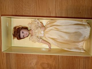 Muñeca de porcelana vintage