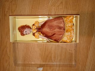 Muñeca de porcelana vintage