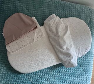 Colchón y sábanas para carrito de bebé