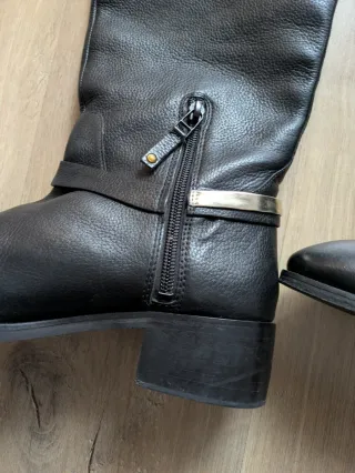 Botas altas de piel Stradivarius