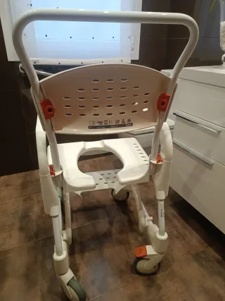 Silla de ducha y WC "Etac Clean" Como nueva
