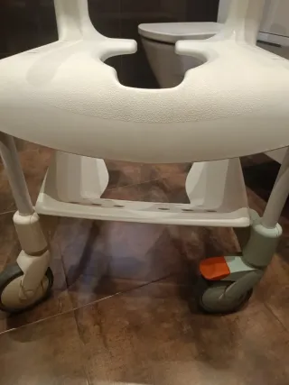 Silla de ducha y WC "Etac Clean" Como nueva