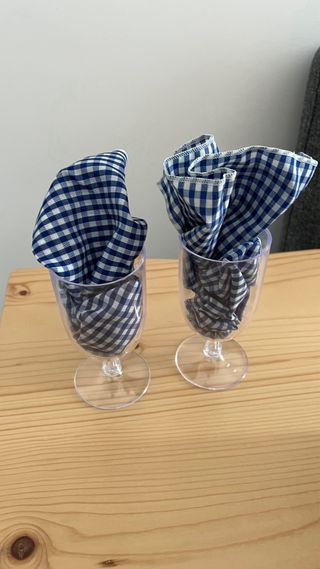 Nevera portátil Unicaja con compartimento