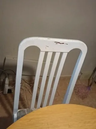 Mesa de comedor redonda de madera