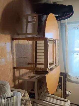 Mesa de comedor redonda de madera