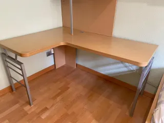 Escritorio esquinero madera y metal
