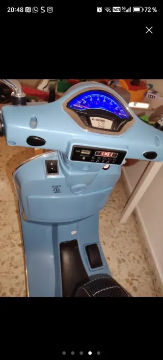 Moto Eléctrica Infantil Vespa Azul 4/6 años