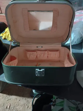 Lote de maletas vintage con llaves