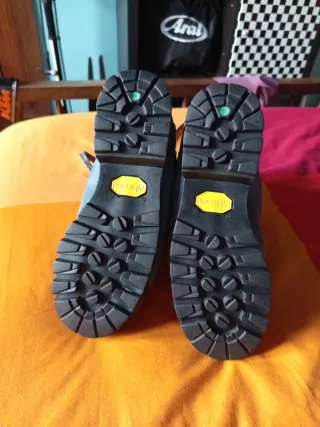 Botas de montaña BESTARD