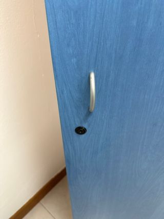 Armario de oficina azul y marrón