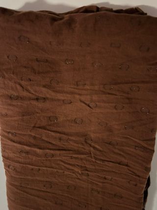 Bufanda marrón con detalles