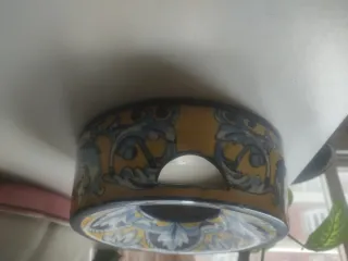 Escupidera antigua decorada