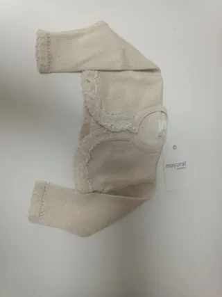 Rebeca Mayoral beige con encaje