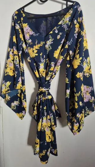 Vestido Sfera floral manga acampanada