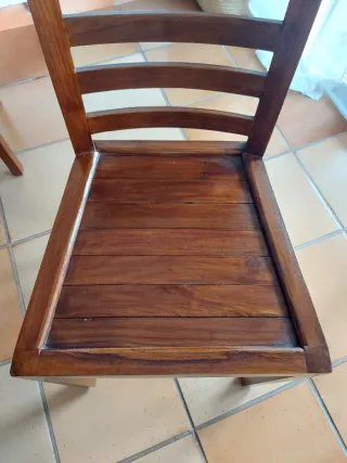 Sillas Banak de madera oscura