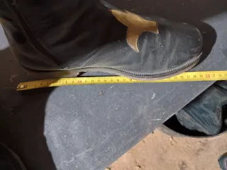 Botas de Moros Negras y Doradas