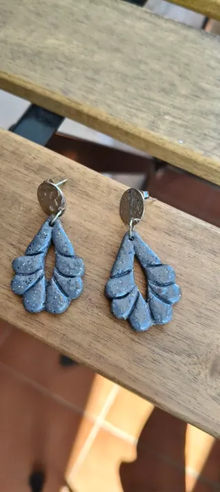 Pendientes arcilla polimérica