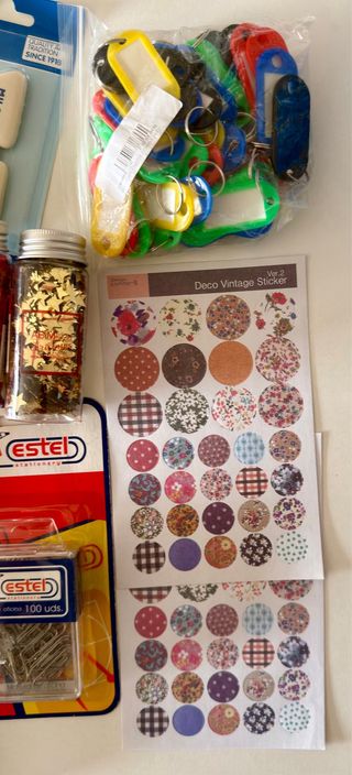 Lote Papelería: Bolígrafos, Gomas, Pegatinas