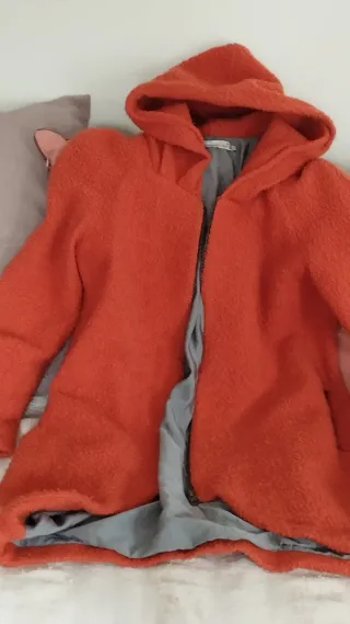 Abrigo de lana naranja con capucha, regalo bufanda