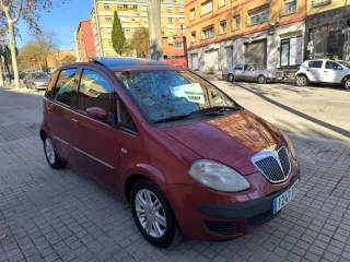 Lancia Ypsilon 2011