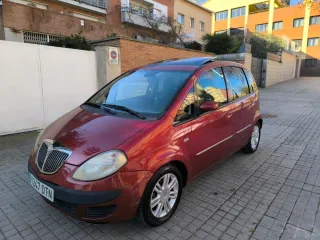 Lancia Ypsilon 2011