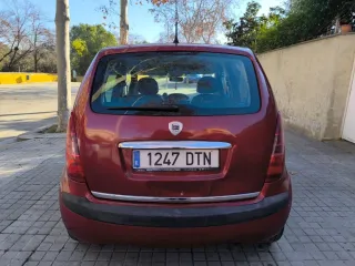 Lancia Ypsilon 2011