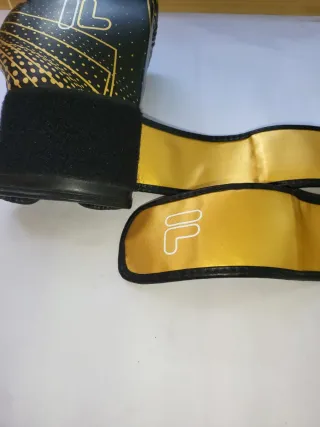 Guantes de boxeo Fila negros y dorados