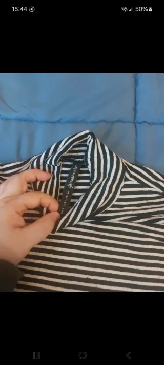 Dolcevita a strisce da ragazzina