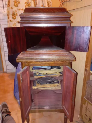 Gramola Mueble Consola Antigua