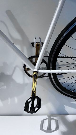 Bicicleta Fixie de aluminio y ruedas de carbono