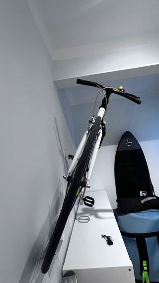 Bicicleta Fixie de aluminio y ruedas de carbono