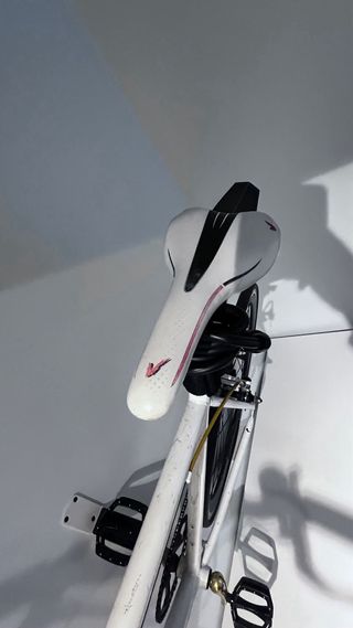 Bicicleta Fixie de aluminio y ruedas de carbono