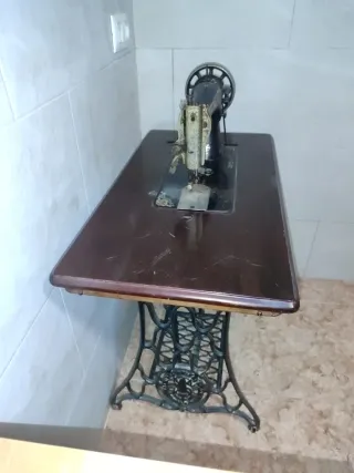 Máquina de coser Singer antigua