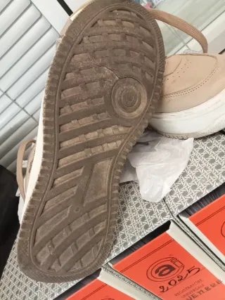 Scarponcini beige e marroni