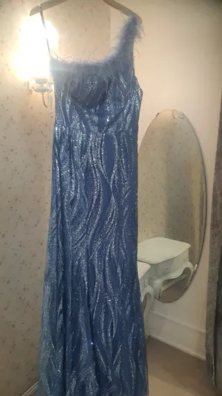 Vestido de fiesta azul plateado